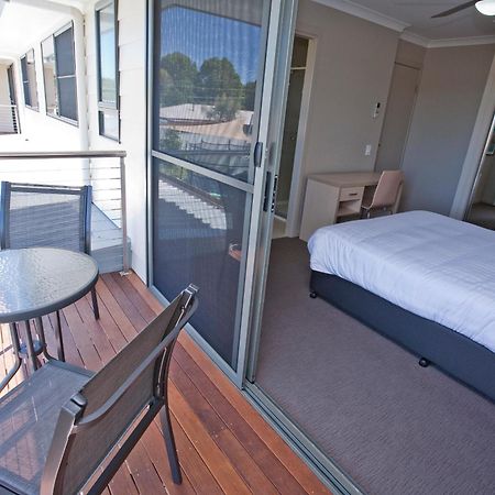 Stonewood Villas Chinchilla Extérieur photo